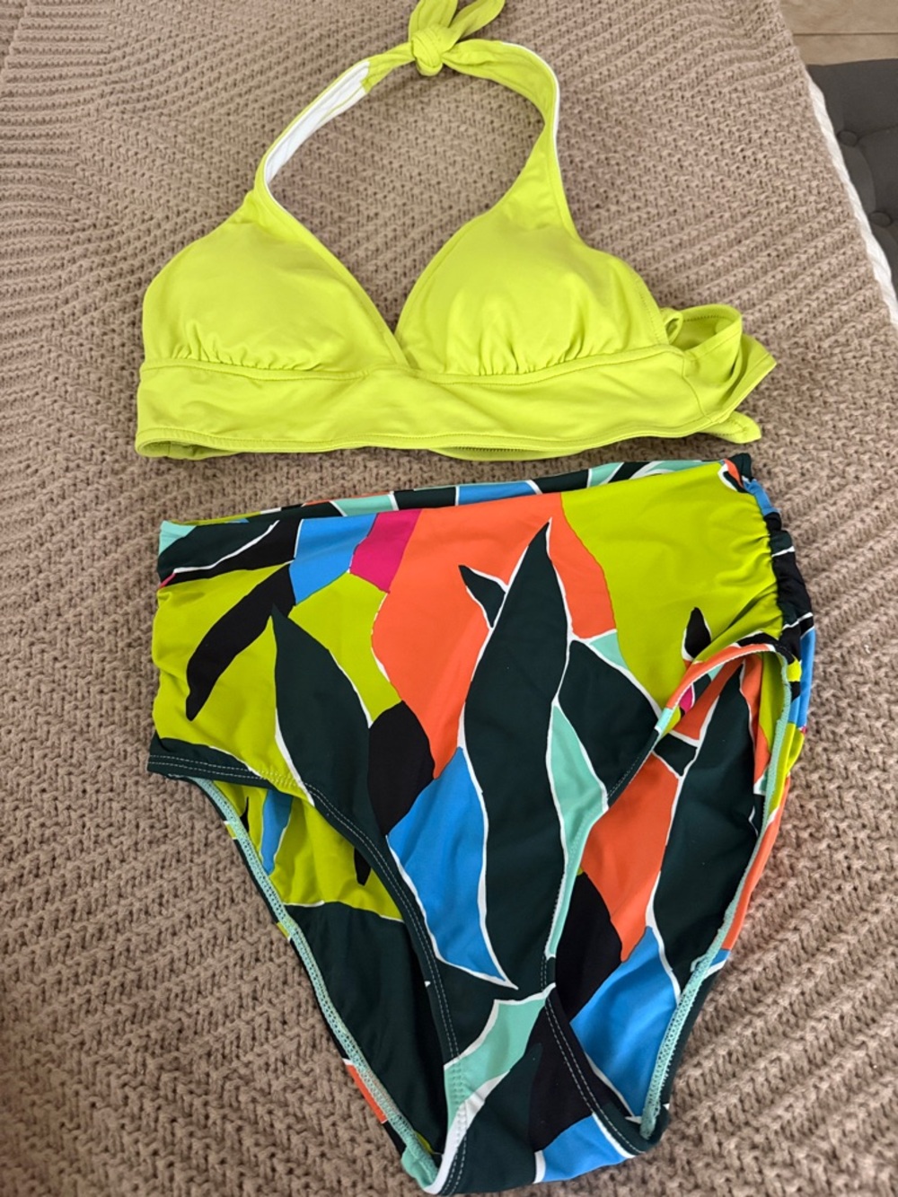 Ann Cole bikini Set.
